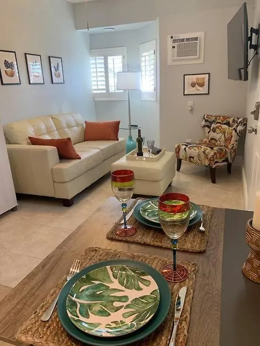 Hideaway In The Heart Of Phoenix With Pool